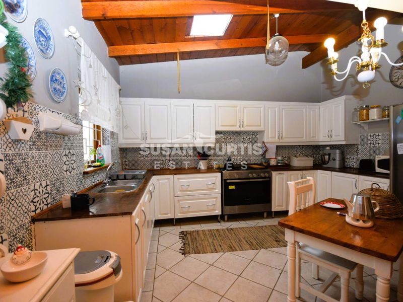 Fabulous family home in popular area - Photo 3