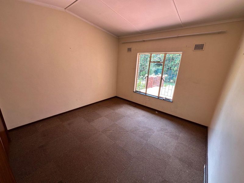 6 Bedroom home for sale - Photo 9