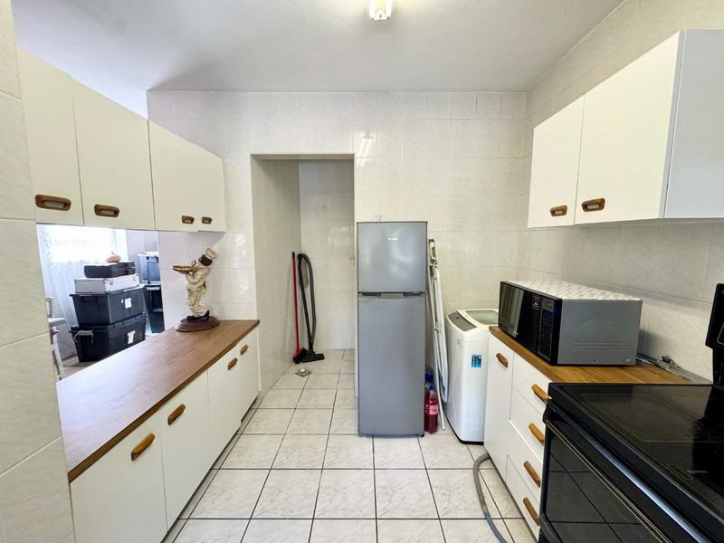 Hendra Estates - Pet Friendly Townhouse with Seaview's For Rent In Prime Umhlanga! - Photo 4