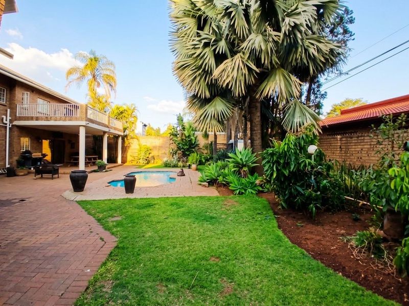 700m2 OF PURE ELEGANCE • PRESTIGE • SPACE • LEGACY - Photo 10