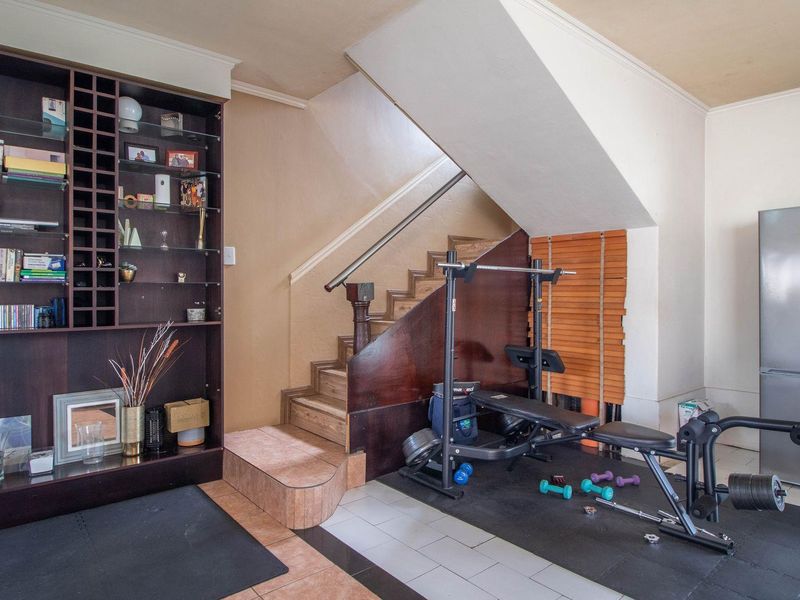 Neat 2 bedroom Townhouse in popular complex - Photo 8