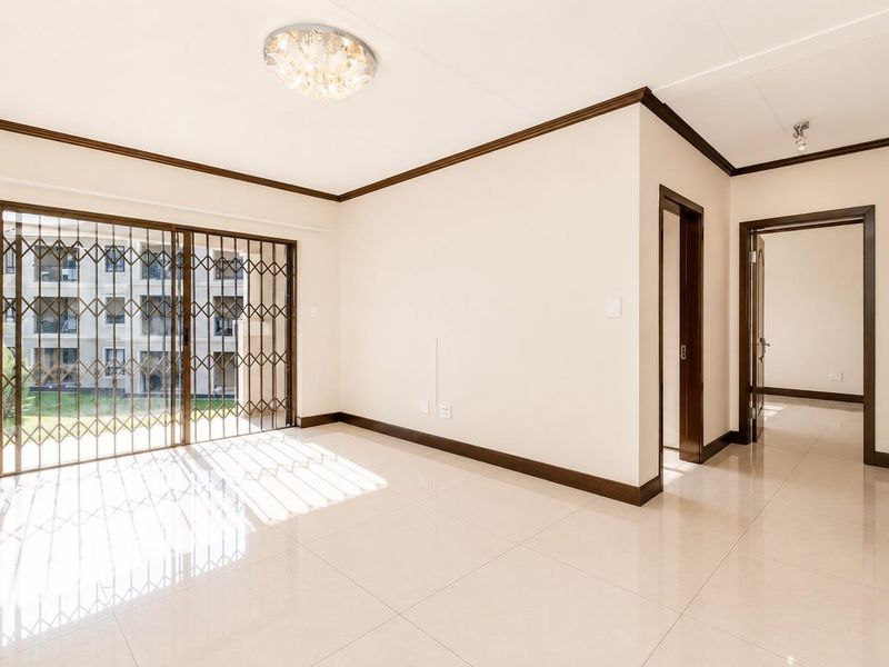 A Modern Ground Floor Unit - Photo 4