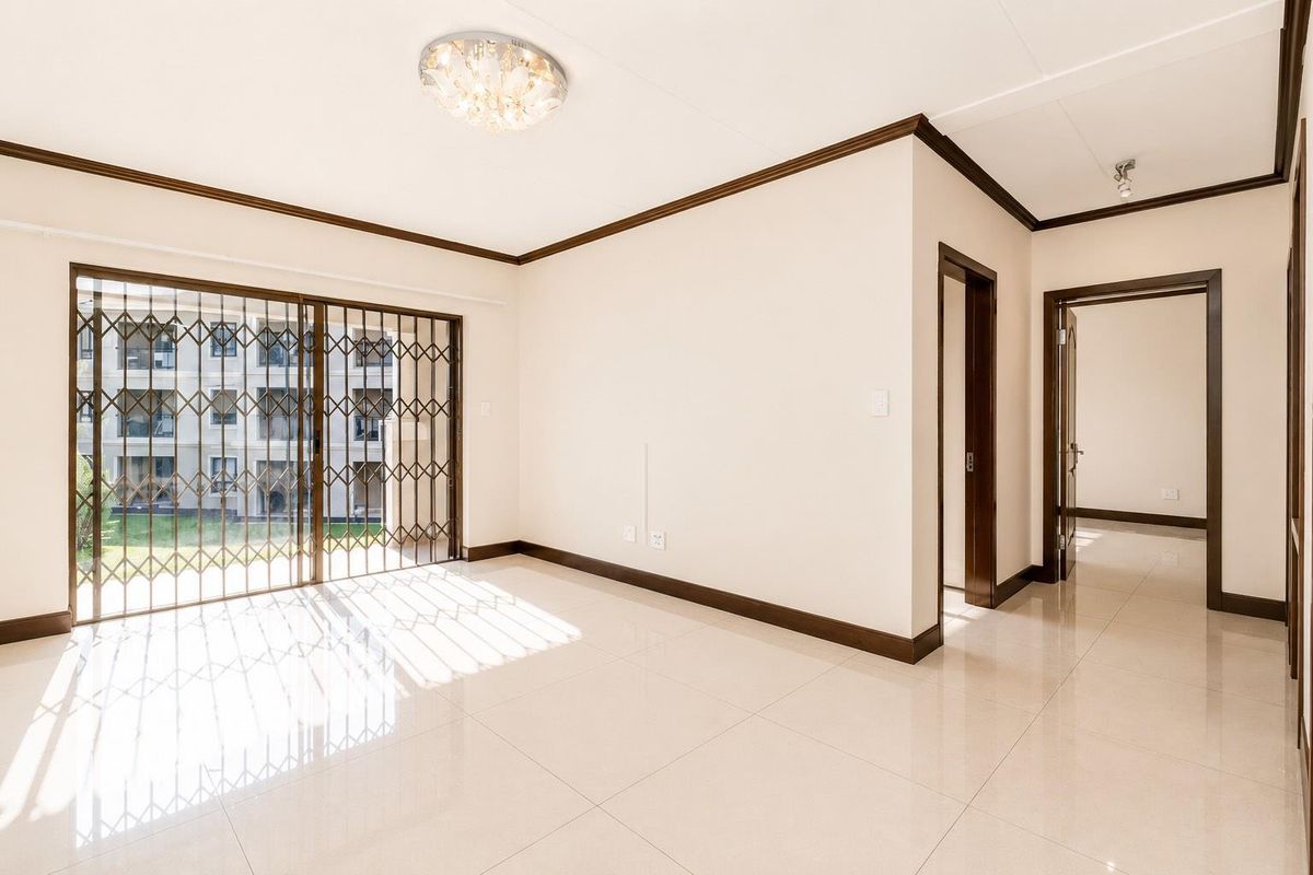 A Modern Ground Floor Unit - Photo 4