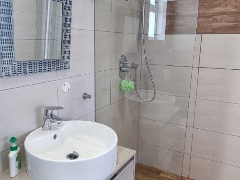 Ocean Views and Modern Comfort in Swakopmund! - Photo 10