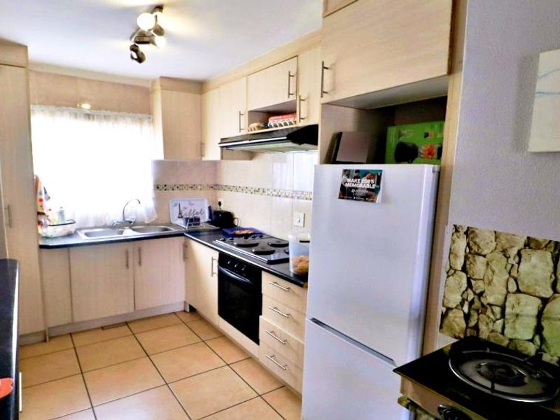 **Charming Two-Bedroom Townhouse for Sale in Norkem Park** - Photo 7