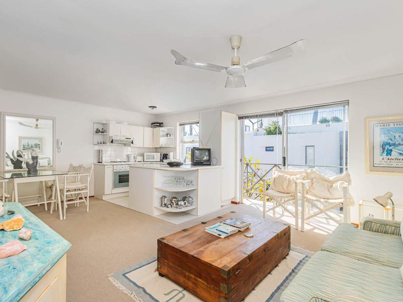Investor Alert: Airbnb-Friendly Pad in Trendy De Waterkant - Photo 5