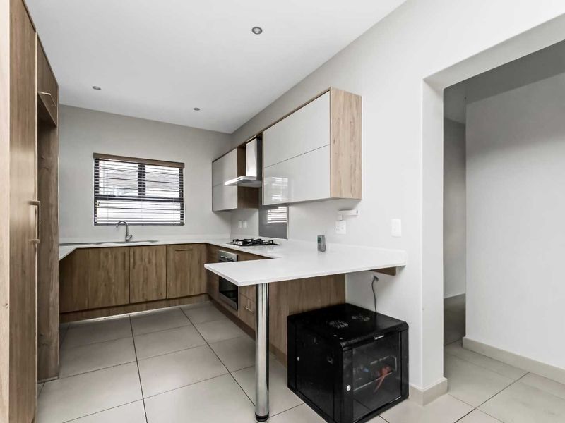 Superb 3 Bedroom 2 Bathroom Garden Unit For Sale in Broadacres - Photo 8