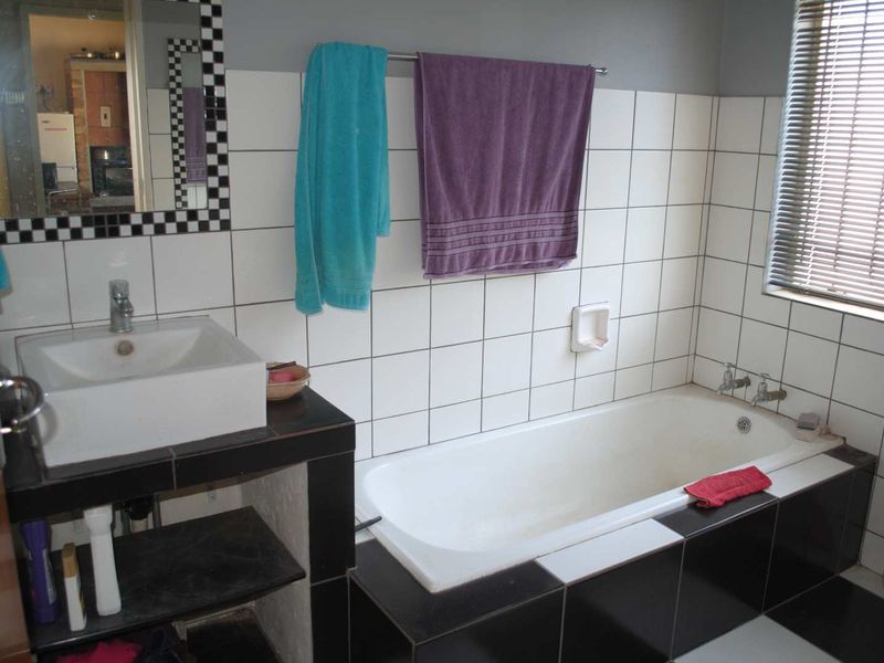 Well Priced this Cozy, Entry level 2 Bedroom home - Photo 8
