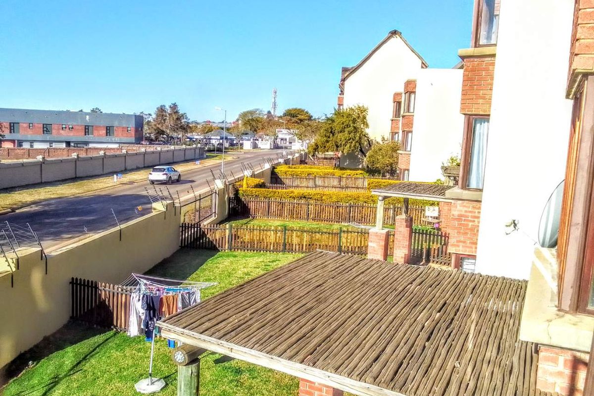 Discover tranquility and comfort in this charming 2-bedroom apartment. - Photo 3