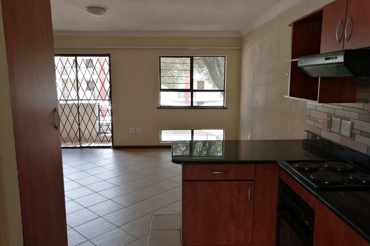 La Place, Bachelor to rent - Photo 4