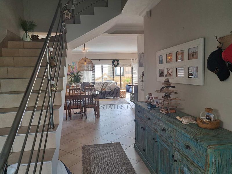 Stunning, upmarket 3 bedroom townhouse, close to the beach for sale in Dolphin Beach - Photo 4