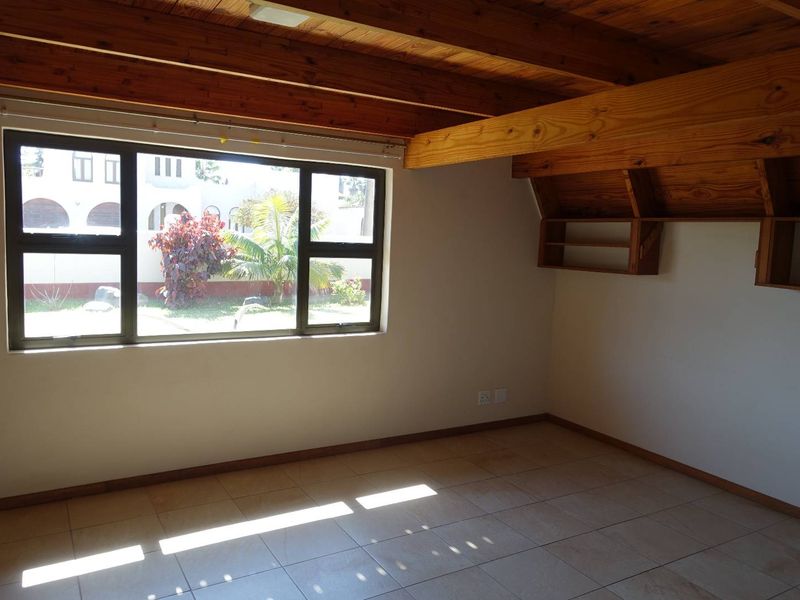 GERMAN STYLE HOUSE WITH FLAT & 4 GARAGES IN TOP LOCATION - Photo 9