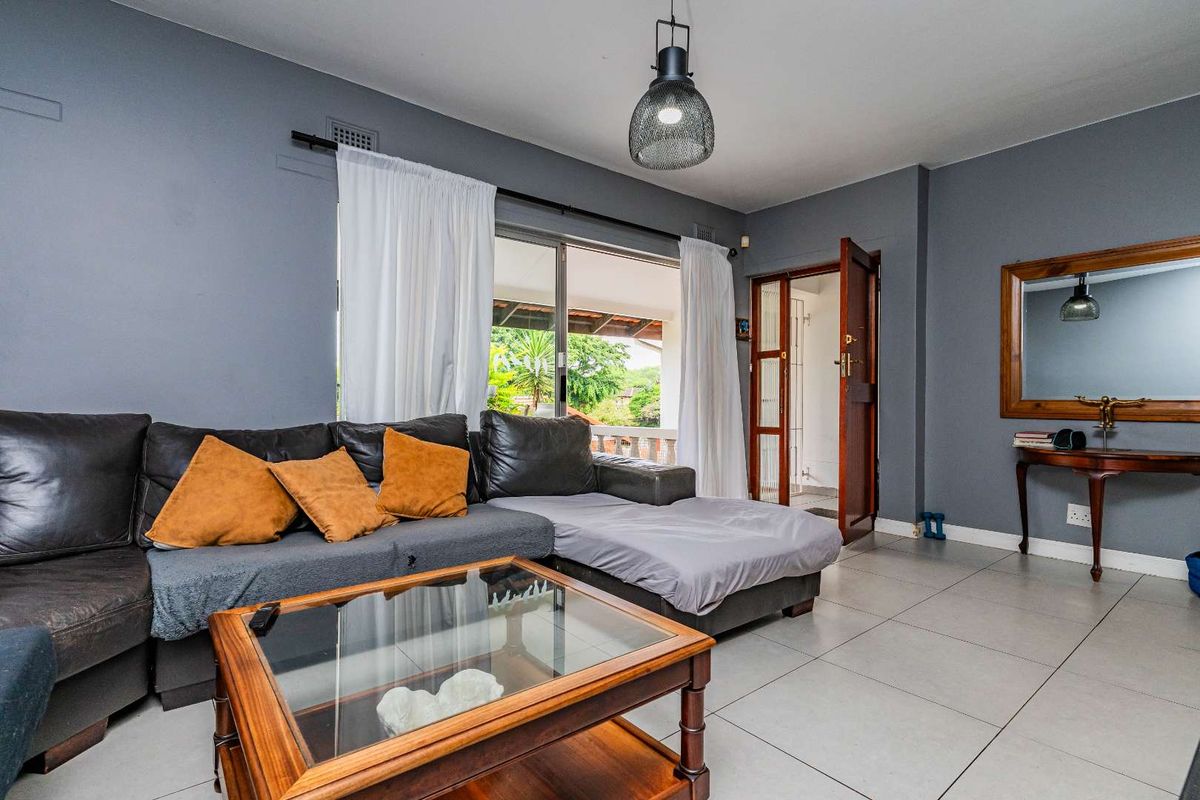 HENDRA - DELIGHTFUL PET FRIENDLY DUPLEX WITH ITS OWN POOL - Photo 5