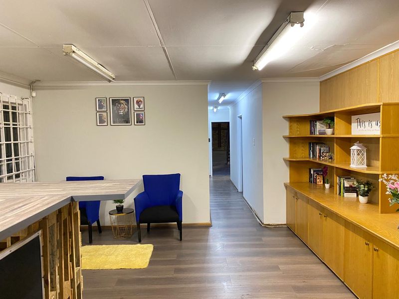 "Charming Commercial Space: Ready for Your Business!" - Photo 4