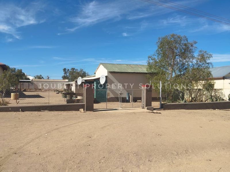 WELL LOCATED PROPERTY / INVESTMENT FOR SALE IN KARASBURG - NAMIBIA - Photo 7