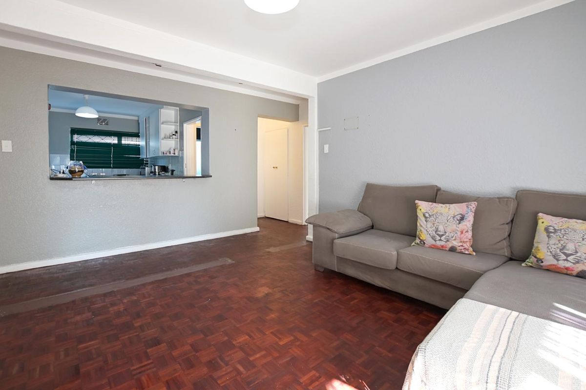 Ground floor Apartment with spacious living and entertaining potential - Photo 4