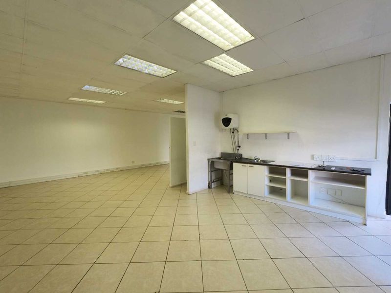 102m2 | TILED STORAGE/OFFICE | AVAILABLE TO LET - Photo 10