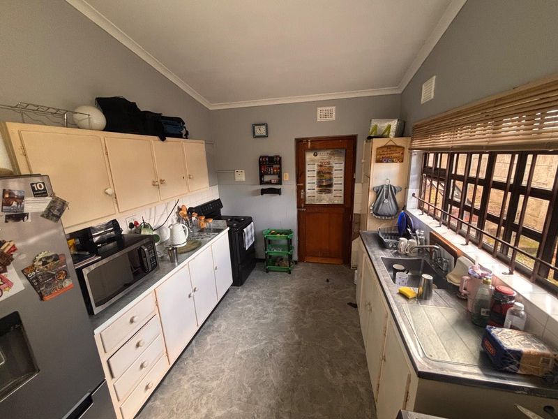 Charming 3 Bedroom Home with Pool & Pet-Friendly Garden in Moseley Park, Pinetown - Photo 8
