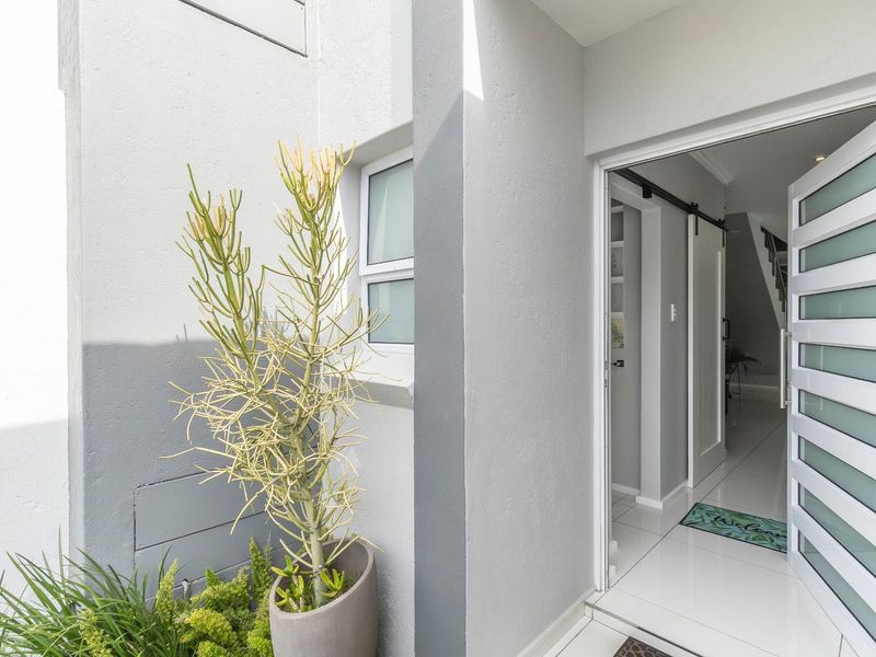 Secure, Stylish, and Designed for Easy Living - Photo 4