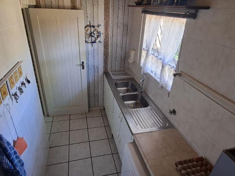 Step into this inviting and well-maintained 3-bedroom home, designed for comfortable family living and effortless entertaining! - Photo 8