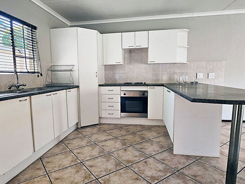 Your Dream Home in Honeydew Ridge Awaits! - Photo 9