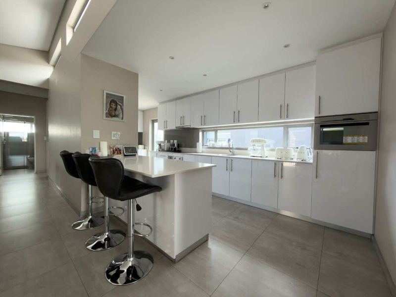 Grounded Luxury | Exceptional Free Standing Home - Photo 7