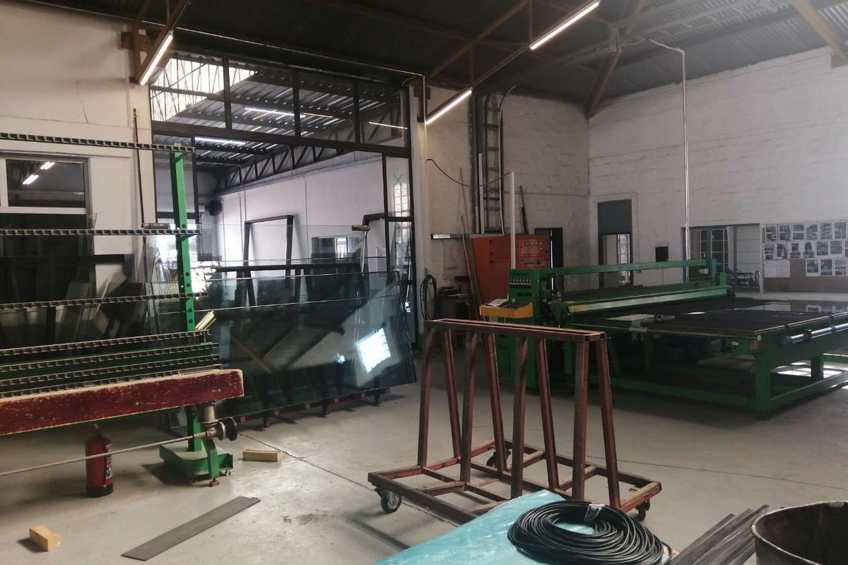 Prime Industrial Facility in Lafrenz | Vacant & Ready for Occupation - Photo 3