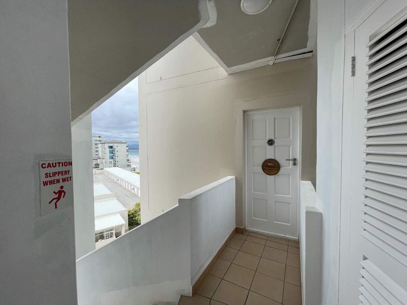 Smart Investment at La Palma Villas - 3 Bedroom Apartment with Breaker Views - Photo 3