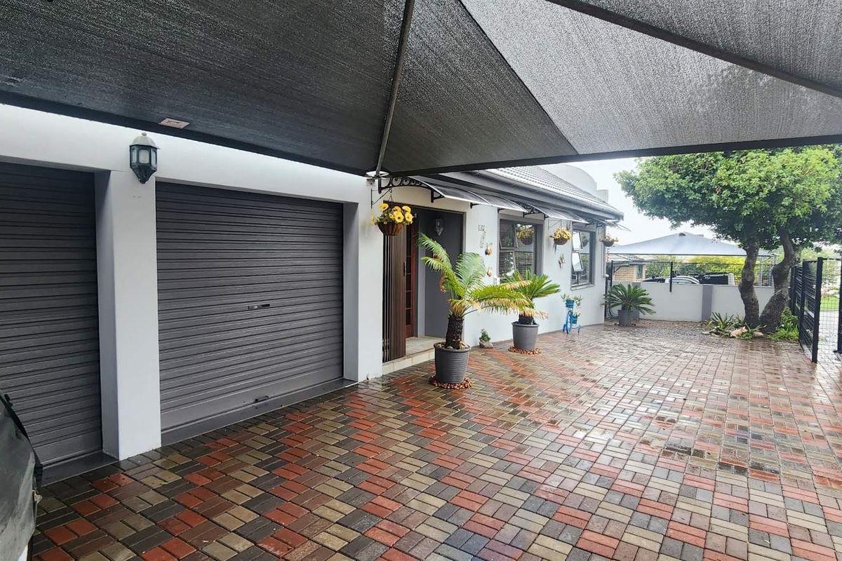 MASTERPIECE FOR STYLISH COMFORTABLE LIVING AND ENTERTAINING - Photo 2