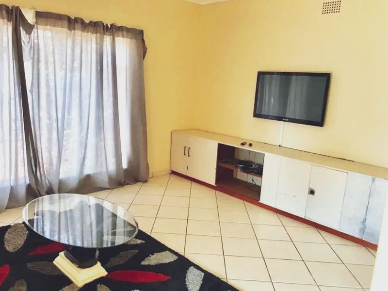 Investment property in the heart of Kempton Park - Photo 9