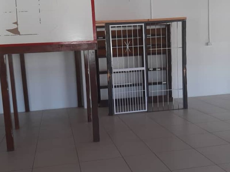 Bussiness premises & flat - Narraville - Photo 8