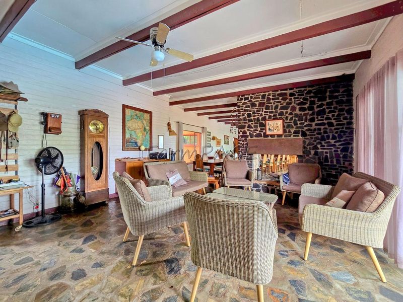 Kunene region, Outjo district:  Lodge for Sale! - Photo 7