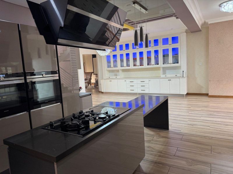 Elegant 6 Bedroom Double Storey Home With Cinema Room & Luxury Features - Photo 5