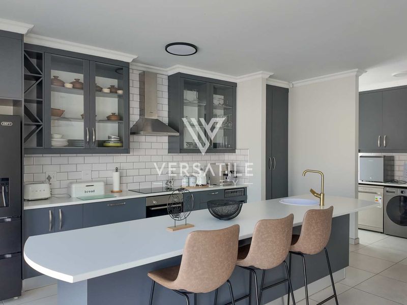 Modern Elegance Meets Coastal Comfort - Photo 3