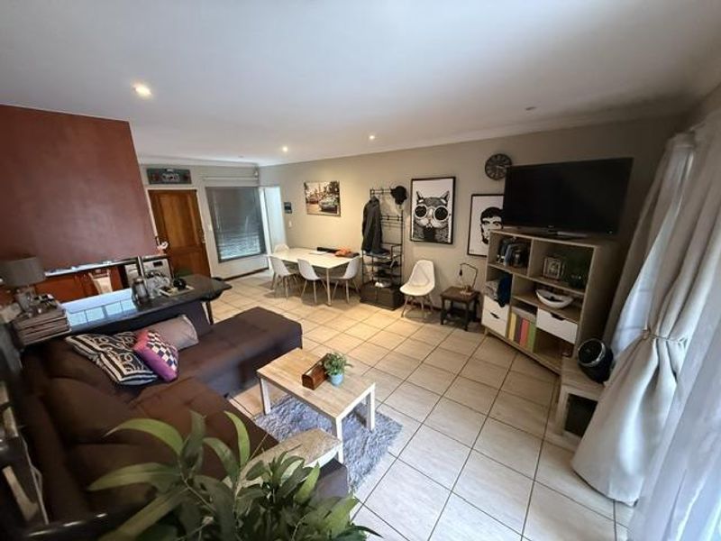 Well looked after 2-Bedroom Duplex with Private Patio, Built-In Braai & Excellent Security - Photo 8