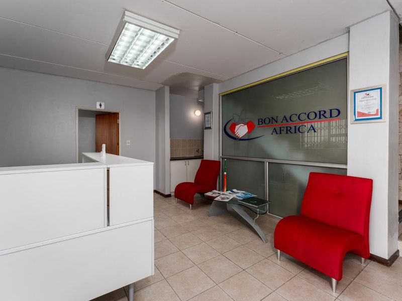 Prime Commercial Warehouse & Office Unit for Sale – Kingdom Park, Milnerton - Photo 4