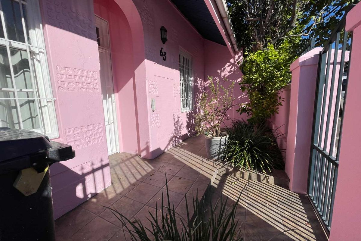 Funky Two Bedroom House - Upper Woodstock - Photo 2