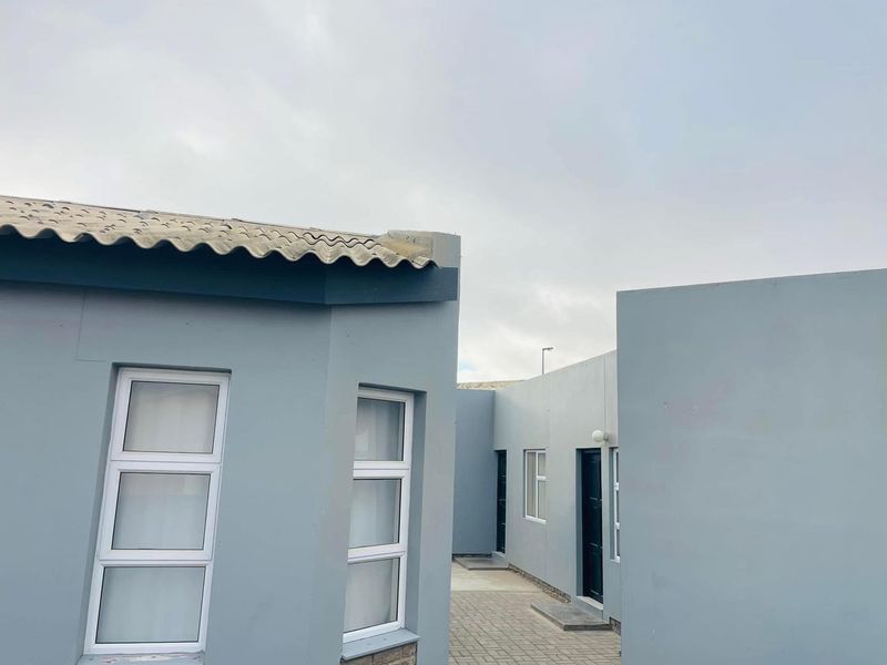2 Bedroom house & 3 Flats for sale in Tamariskia, Swakopmund. - Photo 6