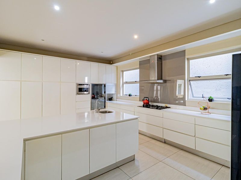 5 bedroom House for Sale in Morningside - Photo 6
