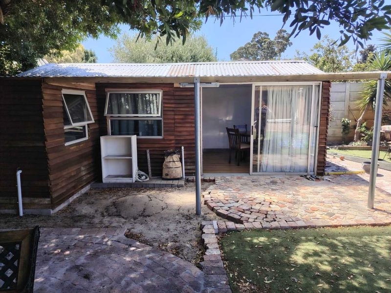 One bedroom garden cottage in Chrismar to rent - Photo 8