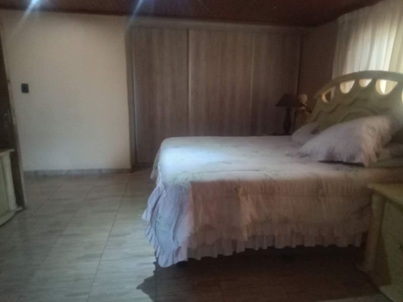 3 bedroom house in Siluma view,Katlehong - Photo 9