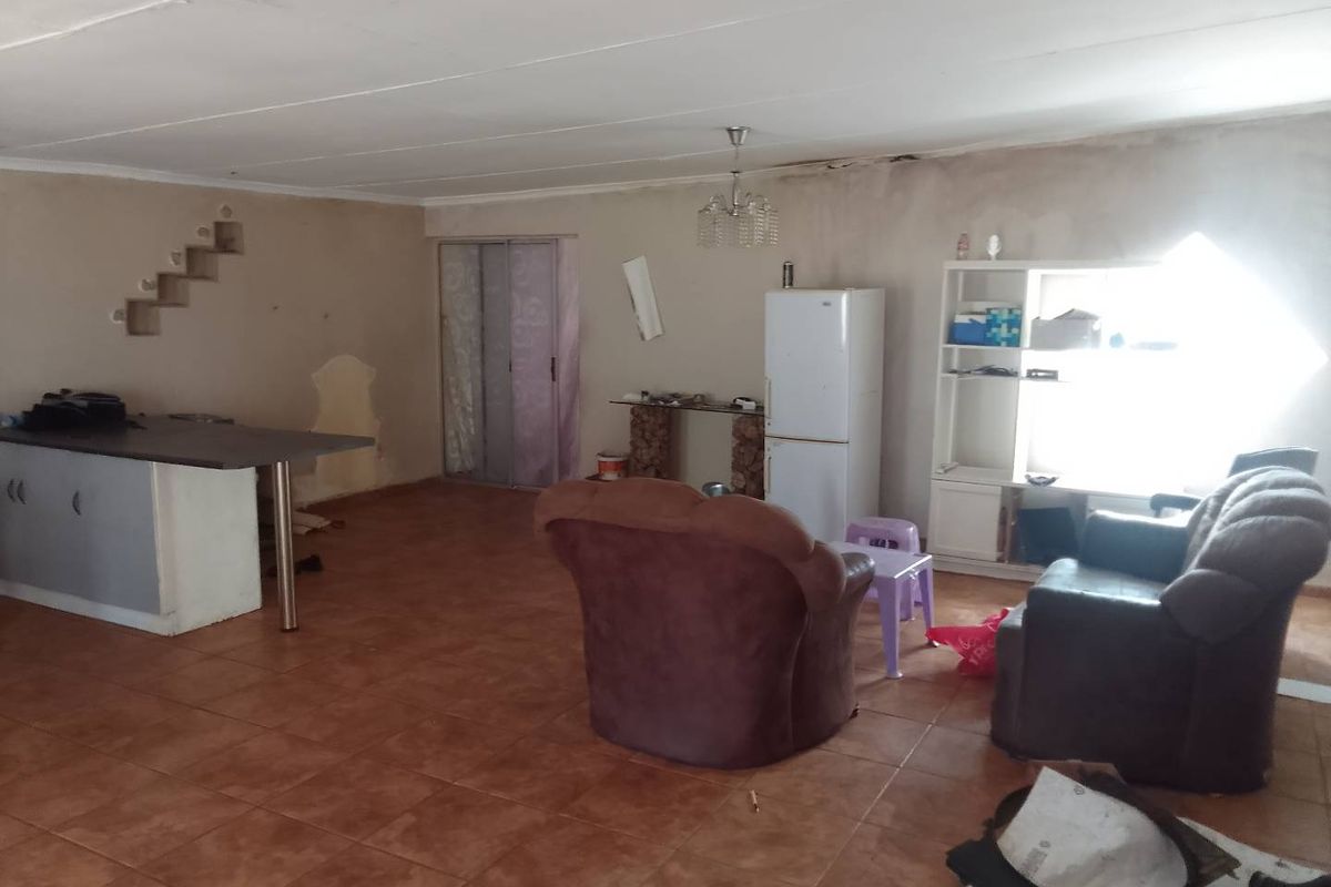 Fixer upper in the lucrative Balmoral Estate (De Deur - fall under Midvaal Municipality) - Photo 4