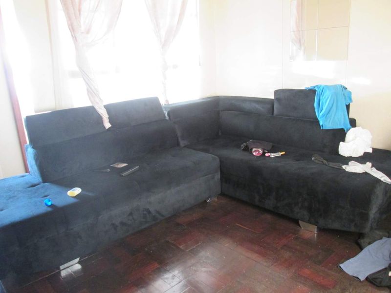 A VERY NEAT AND CLEAN BEAUTIFUL BACHELOR FLAT FOR SALE IN PRETORIA  CENTRAL - Photo 9