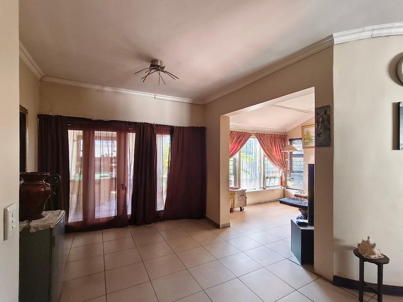 3 bedroom townhouse in Northriding - Photo 4