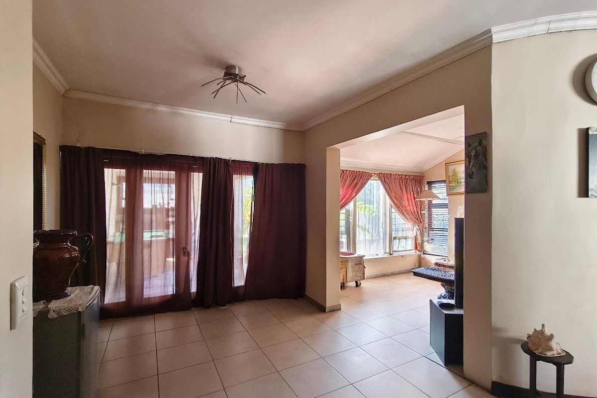 3 bedroom townhouse in Northriding - Photo 4