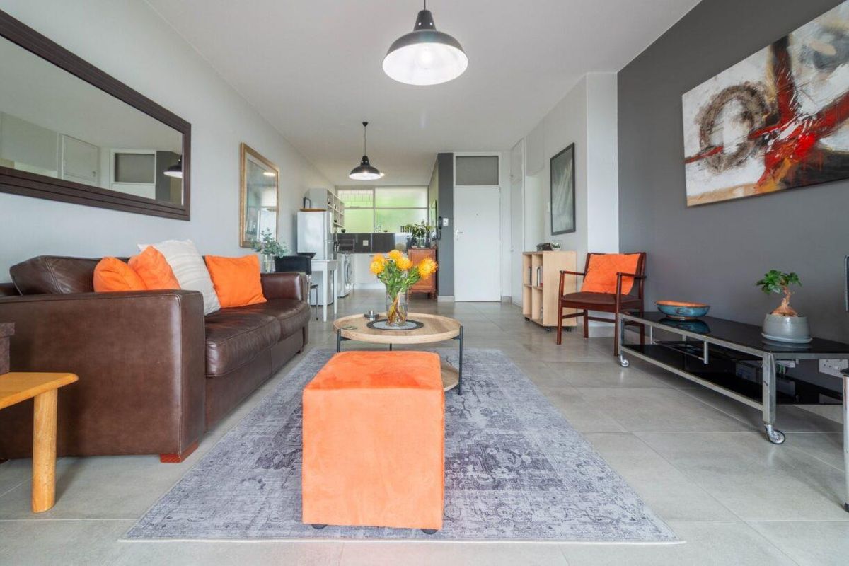 UNIQUE Contemporary Gem in Thorniebrae - Photo 4