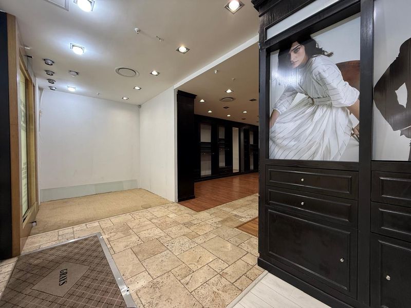 Prime Retail Space Available in Melrose Arch - 208m2 - Photo 3