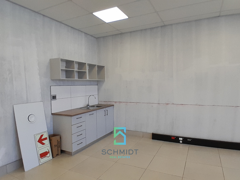 Prime Office/Medical Space in Hilltop Village – 176m2 for Rent - Photo 3
