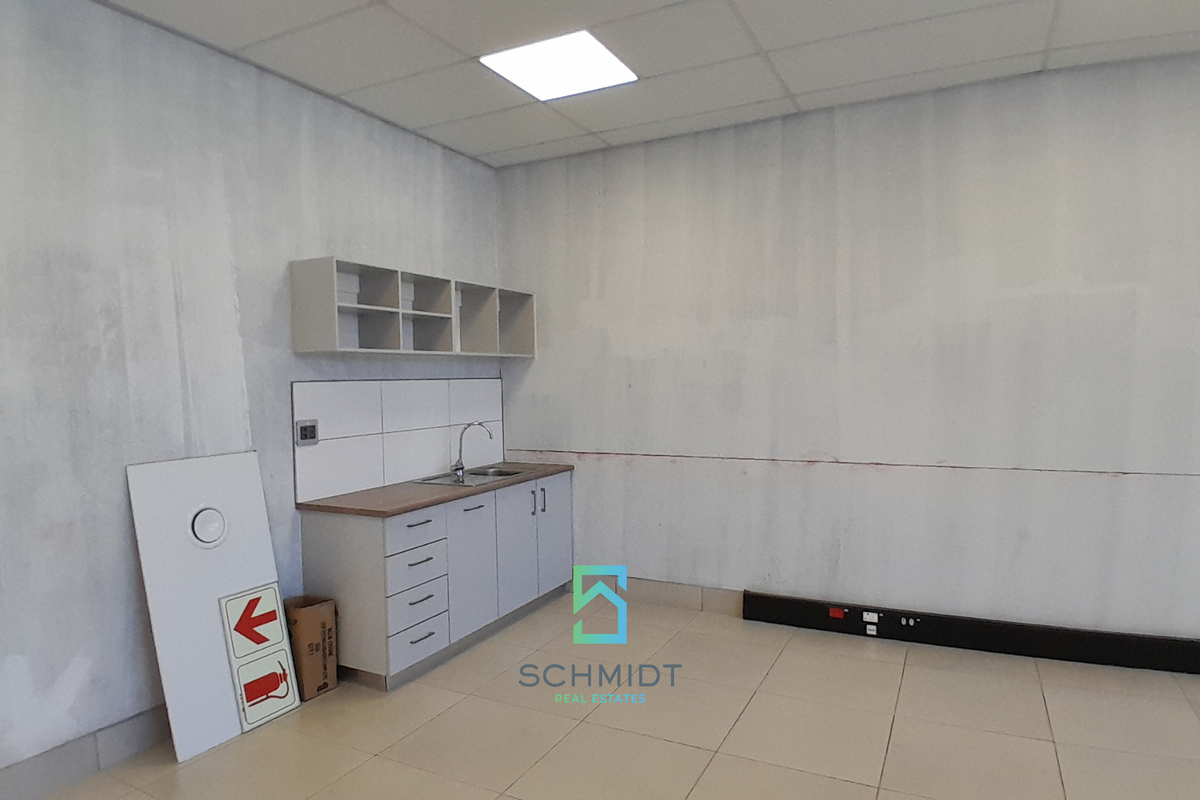 Prime Office/Medical Space in Hilltop Village – 176m2 for Rent - Photo 3