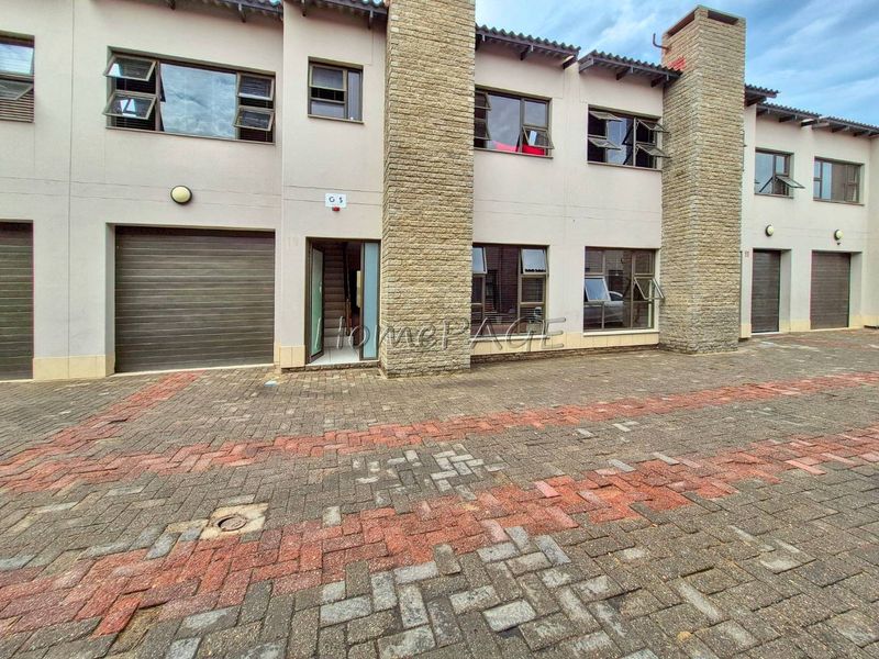 Central, Walvis Bay:  Various 3 Bedroom Units for sale in Union Court - Photo 5